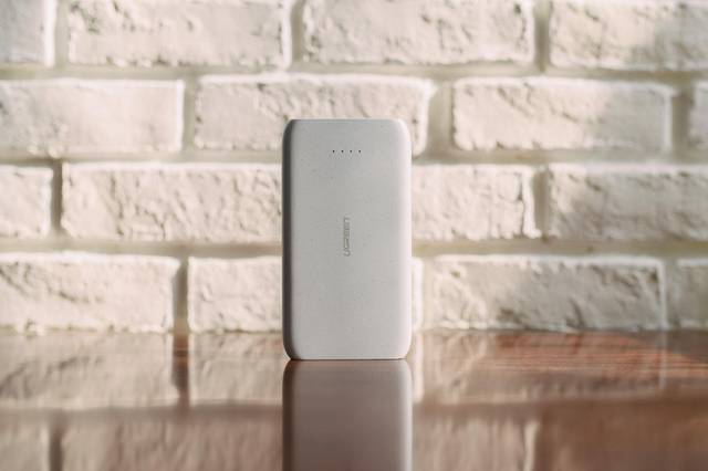 试用评测丨玩脱手感的beats36510000毫安鹅卵石充电宝