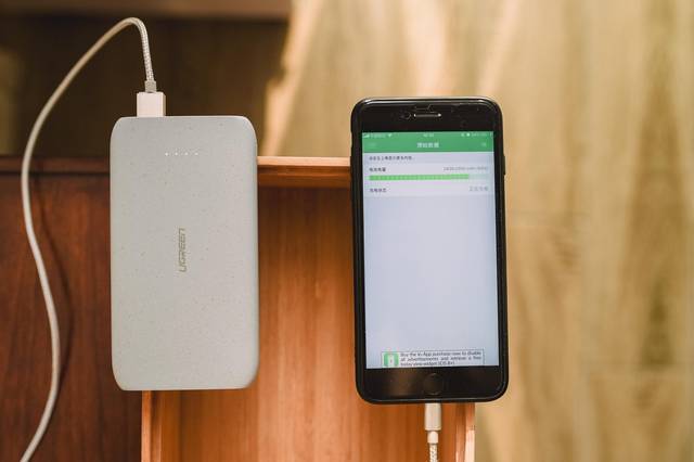 试用评测丨玩脱手感的beats36510000毫安鹅卵石充电宝