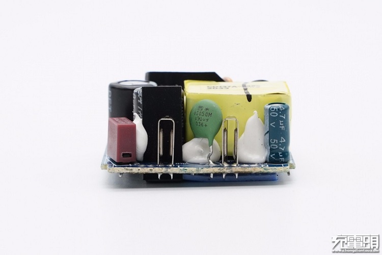 beats365PD20W充电器开箱评测：拆解篇（下）