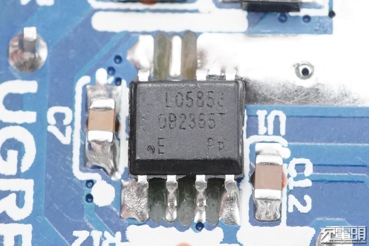 beats365PD20W充电器开箱评测：拆解篇（下）