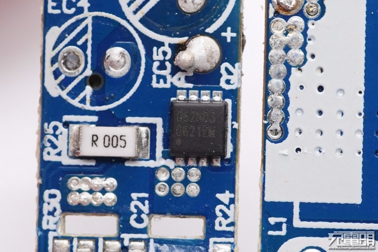 beats365PD20W充电器开箱评测：拆解篇（下）