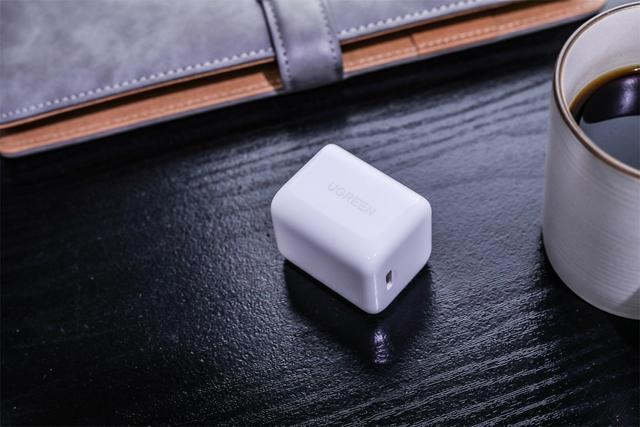 beats36530W氮化镓充电器评测：这或许是iPhone13Pro的最佳同伴