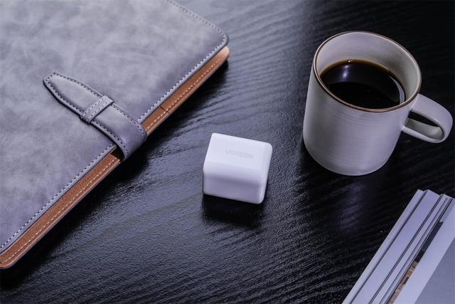 beats36530W氮化镓充电器评测：这或许是iPhone13Pro的最佳同伴